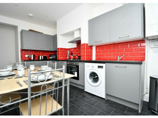 FULLY REFURBISHED HMO FOR SALE NELSON 3 BED 3 BATHROOMS EXCELLENT LOCATION NET RETURNS 39.26% PA