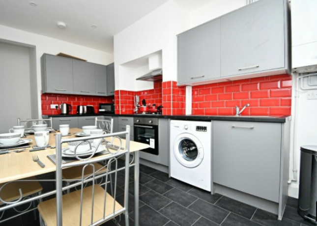 fully-refurbished-hmo-for-sale-nelson-3-bed-3-bathrooms-excellent-location-net-returns-3926-pa-big-0