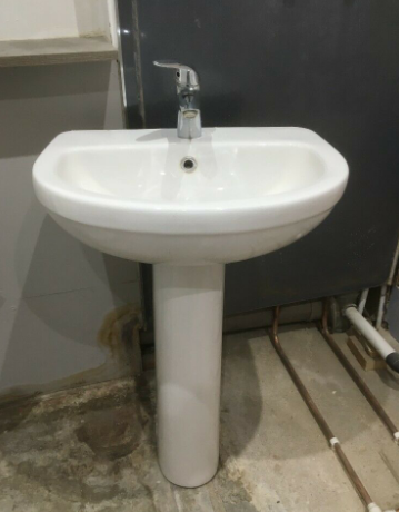 bathroom-basin-and-pedestal-with-mixer-tap-big-0