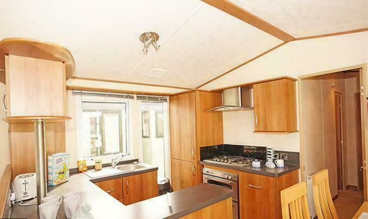 static-caravan-for-sale-with-decking-in-skegness-lincolnshire-nr-ingoldmells-big-1