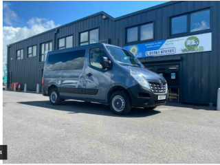 Renault Master SL28dCi Low Roof - wheelchair vehicle