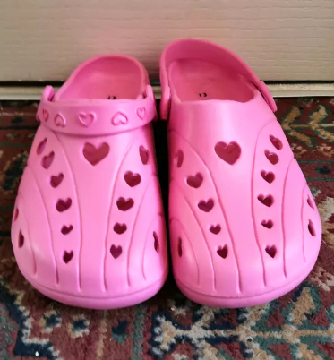girls-pair-of-heart-crocs-size-13-big-0