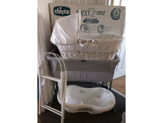 Newborn bundle, chicco next 2 me, white moses basket and baby bath