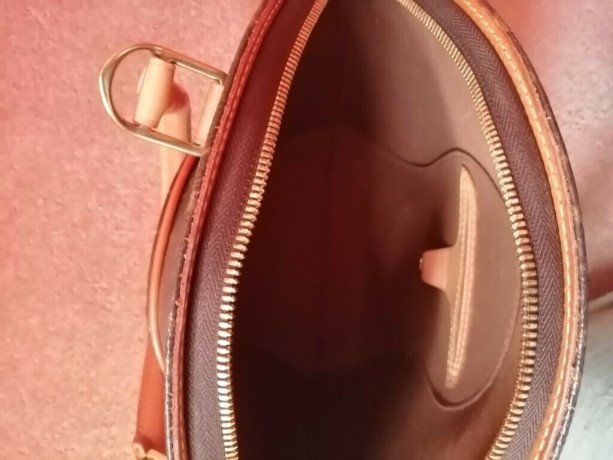 authentic-louis-vuitton-ellipse-bag-and-purse-big-0