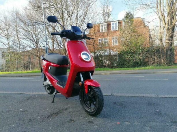 brand-new-niu-mqi-plus-electric-scooter-50cc-equivalent-learner-legal-mqi-big-1
