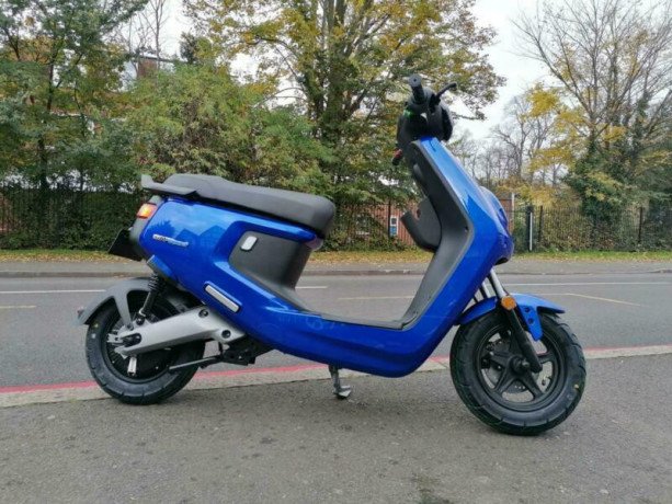 brand-new-niu-mqi-plus-electric-scooter-50cc-equivalent-learner-legal-mqi-big-2